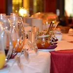 Hotel Loewen *