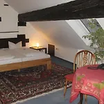 Hotel Loewen *